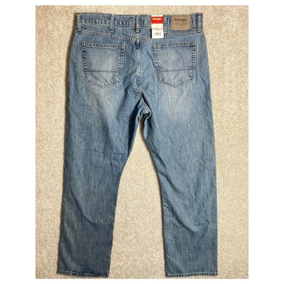 Wrangler Authentics Denim Blue Jeans Mens 100% Cotton Size 38x32 NWT - Picture 1 of 4